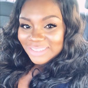 Meet your Posher, Denise